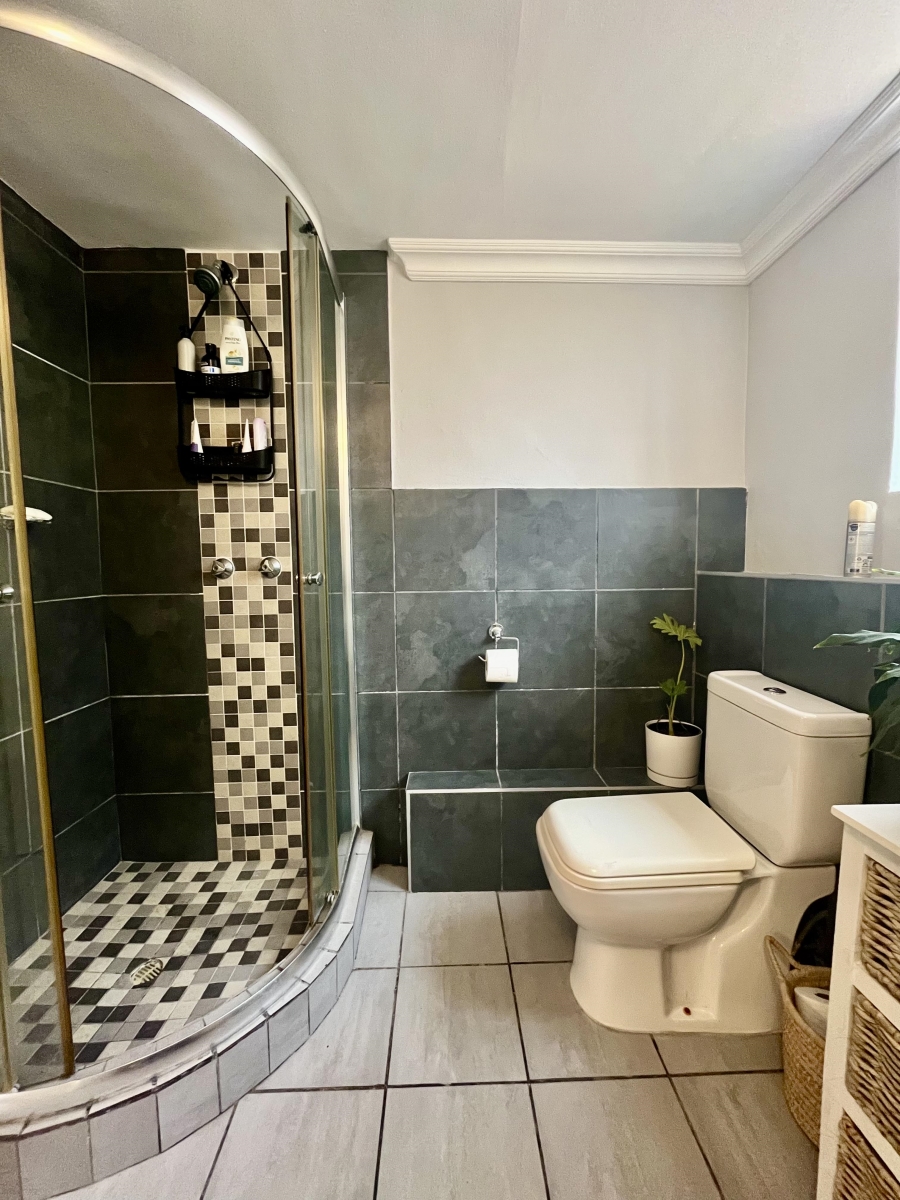 To Let 1 Bedroom Property for Rent in Vredehoek Western Cape